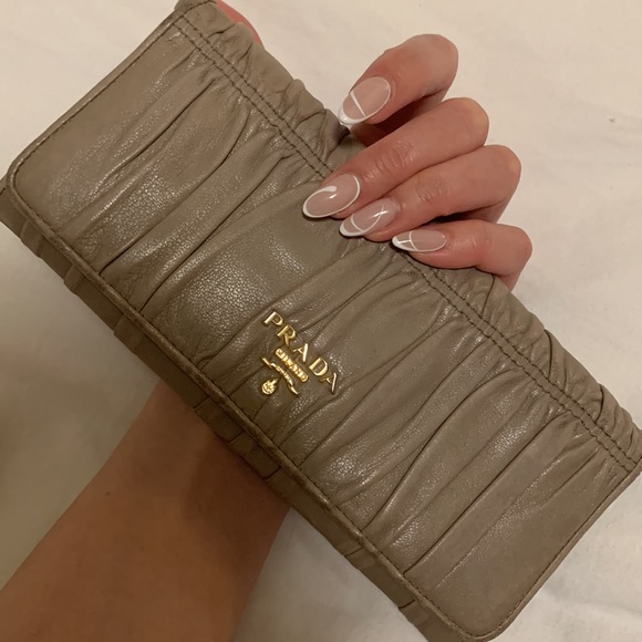 Authentic Prada Wallet - Picture 4 of 4